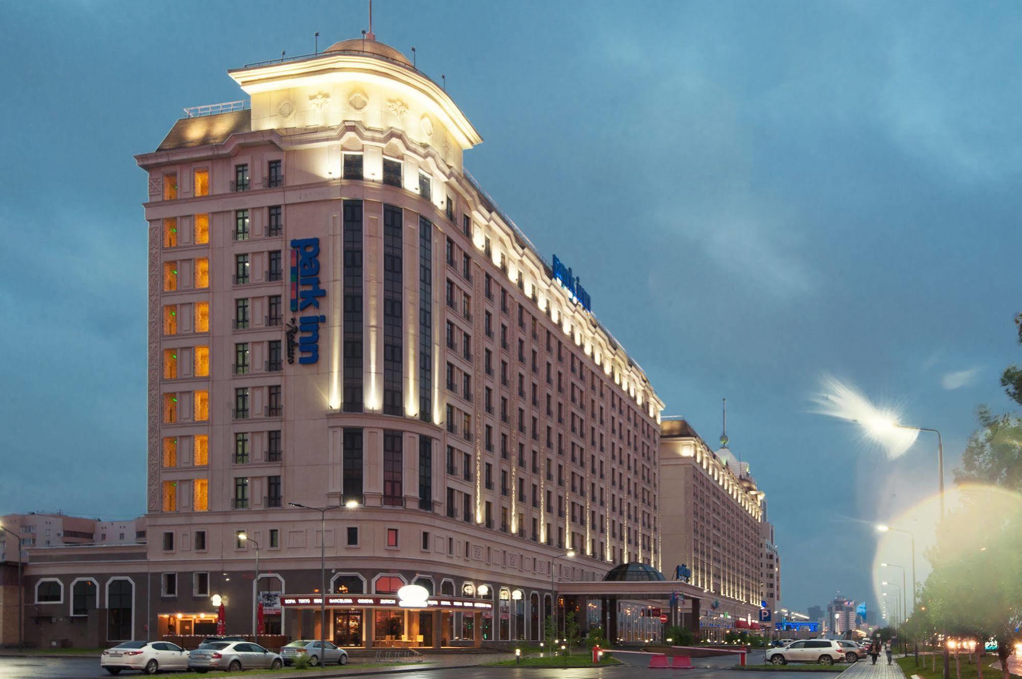 Отель Park Inn by Radisson Astana. Гостиница Рэдиссон в Астане. Парк ИНН Астана. Park Inn Нурсултан.